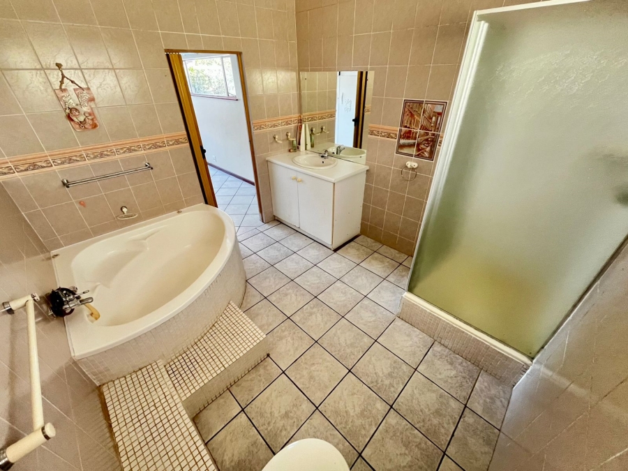 3 Bedroom Property for Sale in Greenfields Eastern Cape